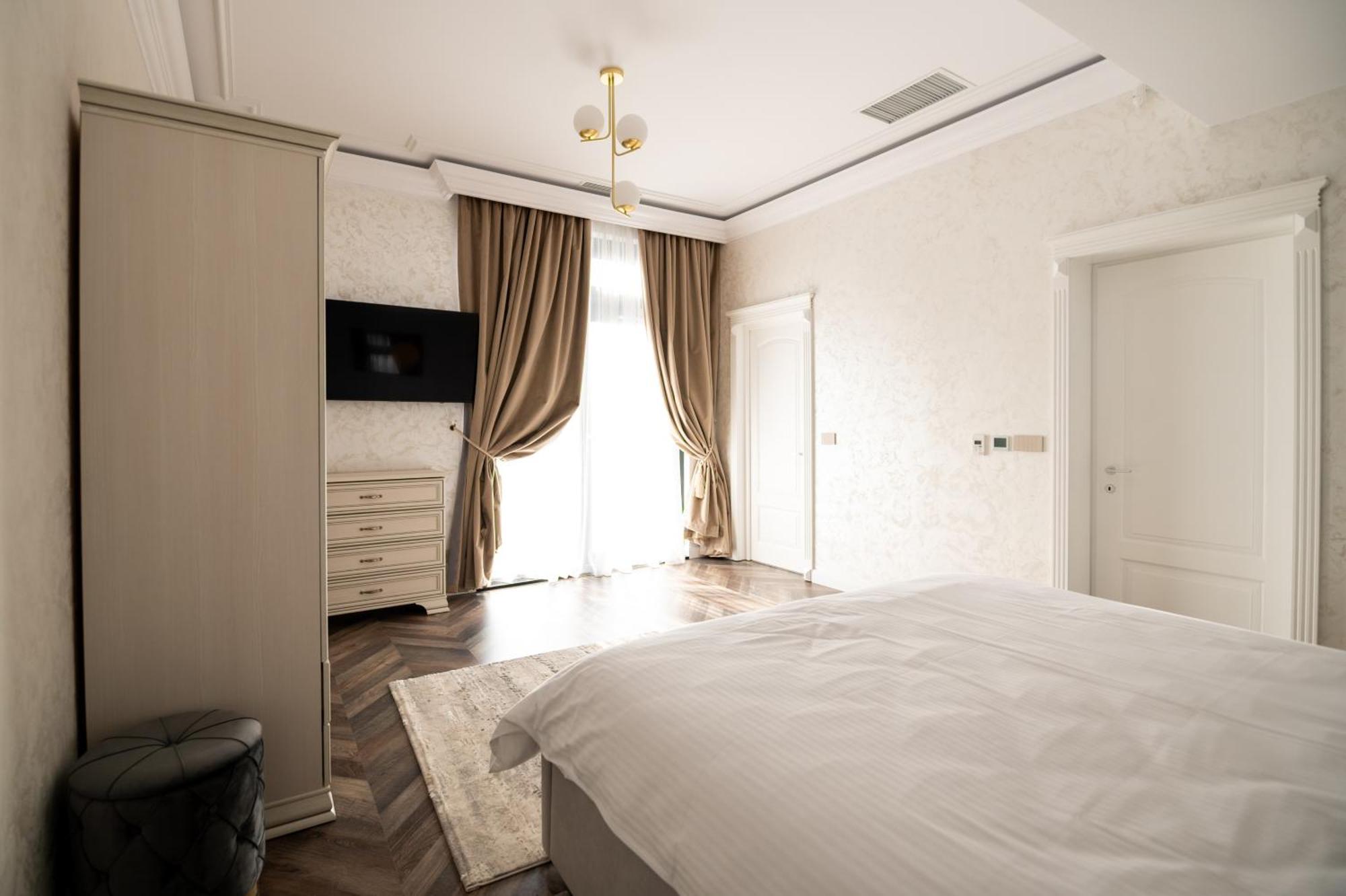 Hotel The Penthouse Vaslui Exterior foto